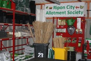 shop1.jpg